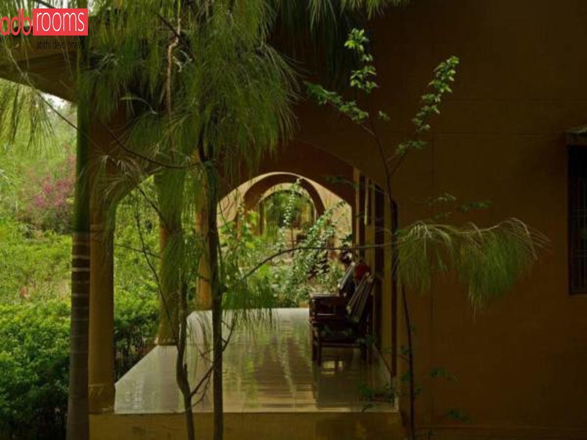 Adb Rooms Ashoka Resort Tāla Eksteriør bilde