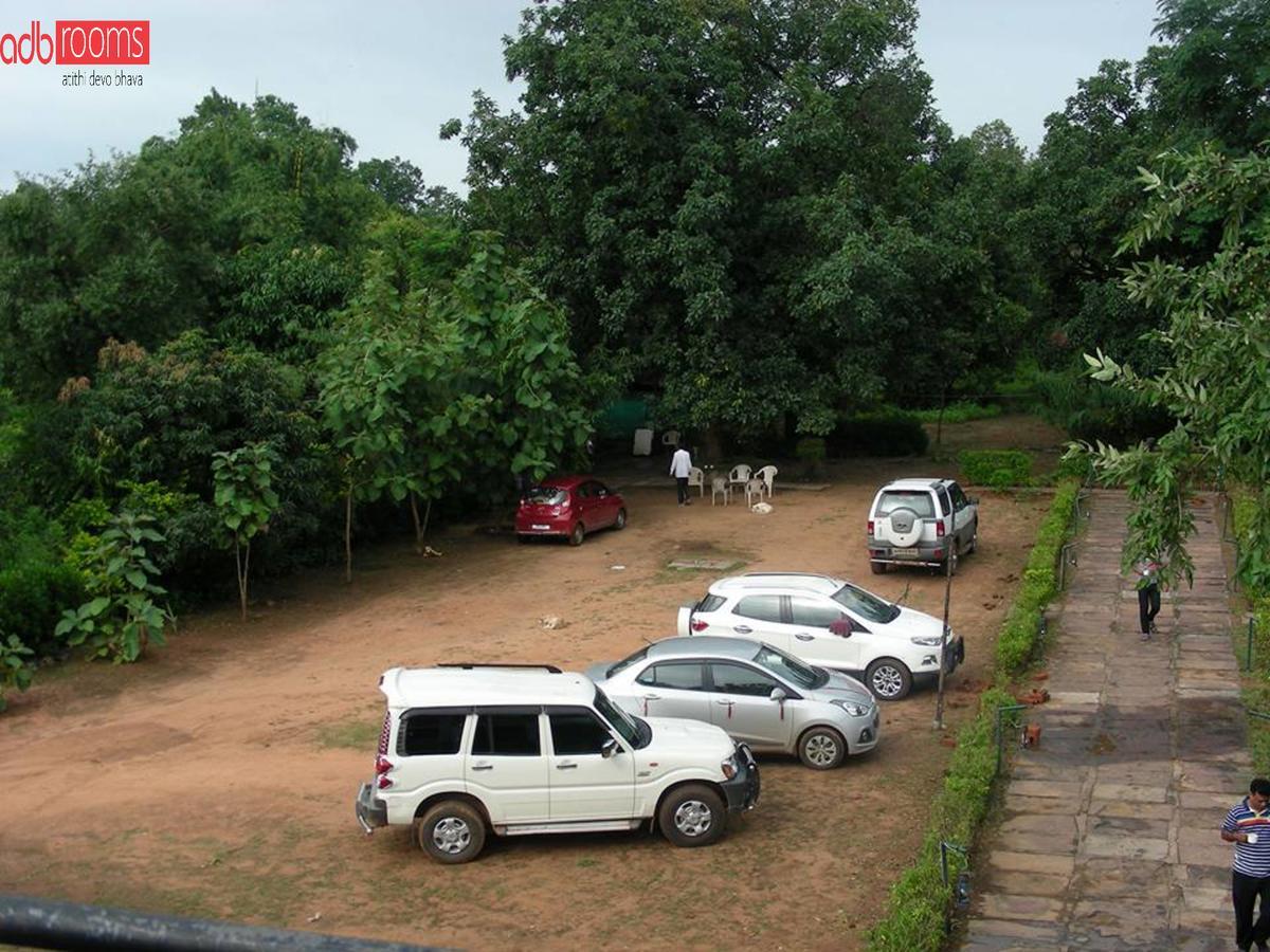Adb Rooms Ashoka Resort Tāla Eksteriør bilde